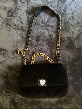 designer inspired Black Quilted Velvet Shoulder Bag with Gold Chain